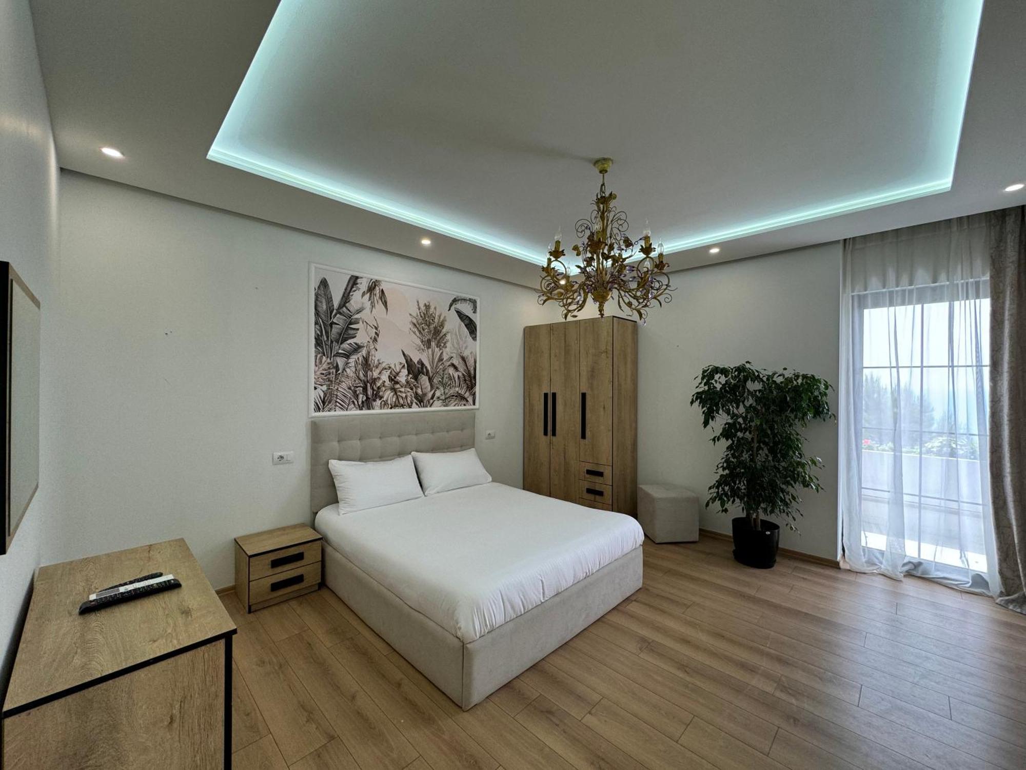 Villa D Hotel-Restaurant-Private Beach Дуррес Экстерьер фото