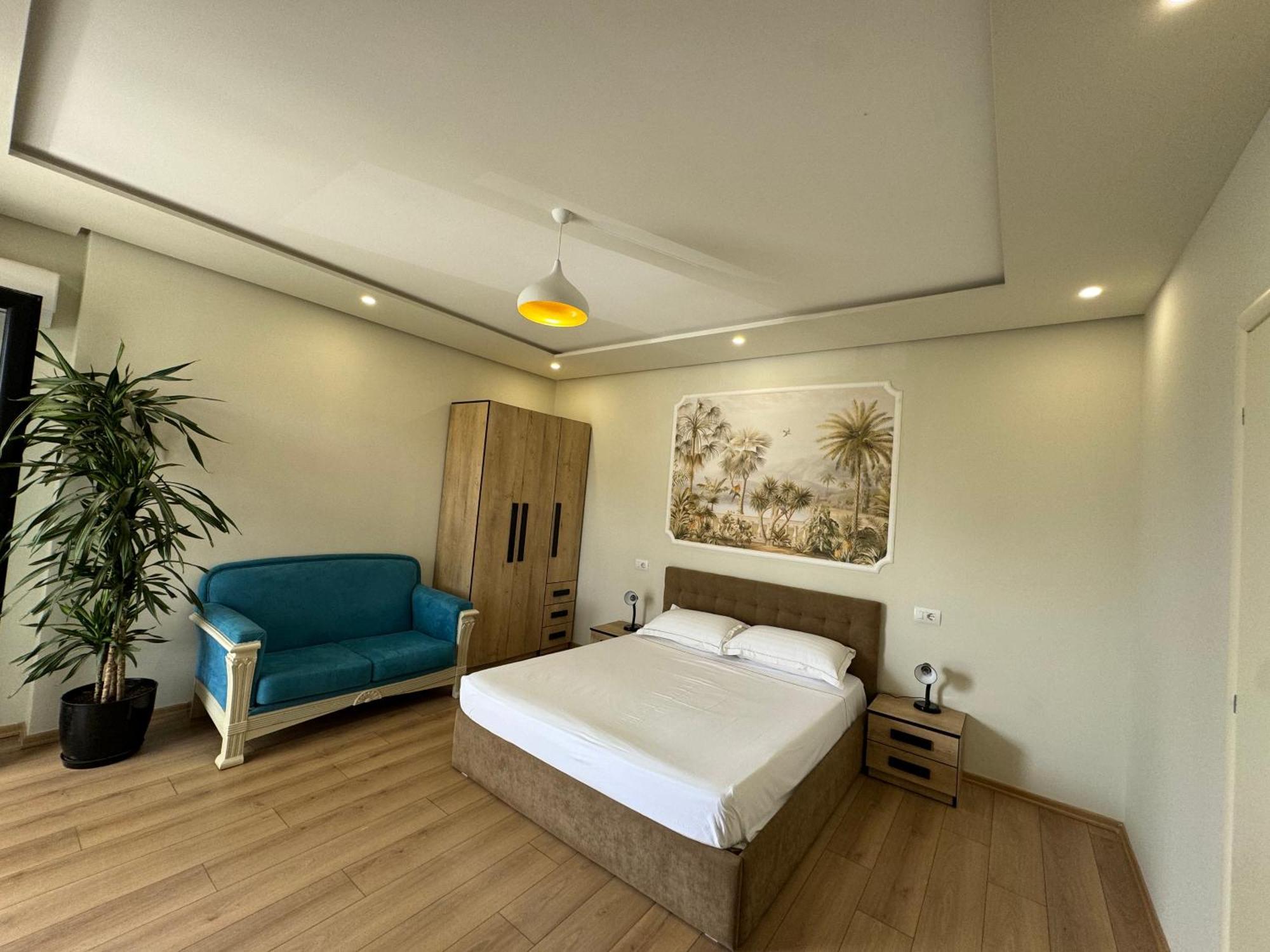 Villa D Hotel-Restaurant-Private Beach Дуррес Экстерьер фото